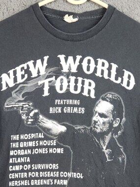 The Walking Dead Shirt Mens Small Faded Black Big Front Graphic Crew AMC Zombies